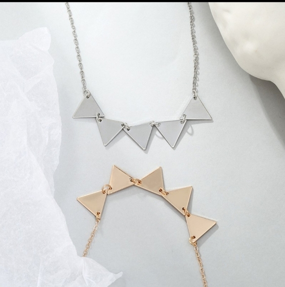 NEW Gold Triangle link necklace - Picture 4 of 4